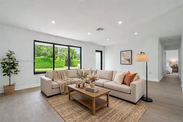 10 NW 100th St, Miami Shores FL 33150 - Miami Shores, FL - Photo 4