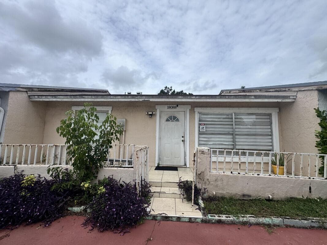 18088 NW 40th Place, Miami Gardens FL 33055 - Miami Gardens, FL - Photo 1