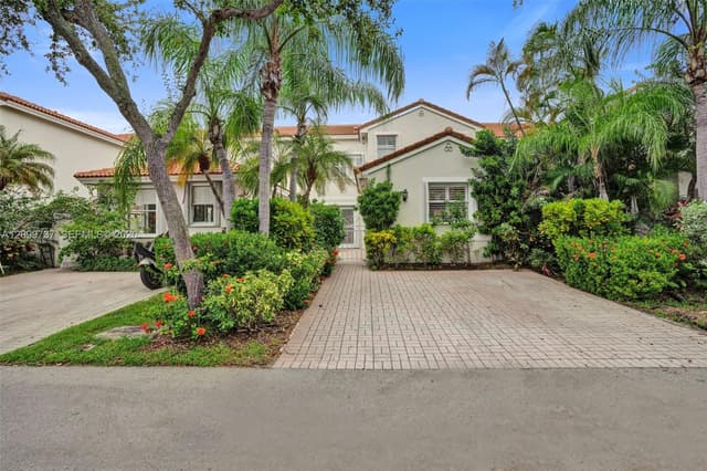 1620 Weeping Willow Way, Hollywood FL 33019 - Hollywood, FL - Photo 3