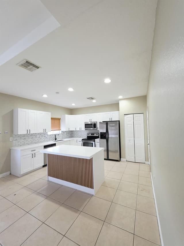 22121 SW 87th Place, Cutler Bay FL 33190 - Cutler Bay, FL - Photo 3