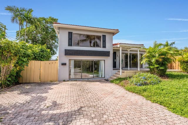 1425 NE 4th Court, Boca Raton FL 33432 - Boca Raton, FL - Photo 2