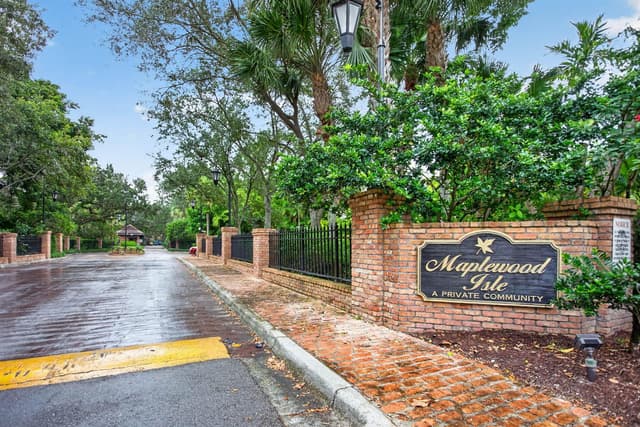 10240 Vestal Court, Coral Springs FL 33071 - Coral Springs, FL - Photo 2