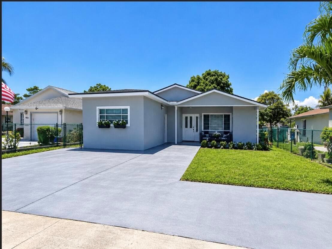 802 SW 5th Avenue, Delray Beach FL 33444 - Delray Beach, FL - Photo 1