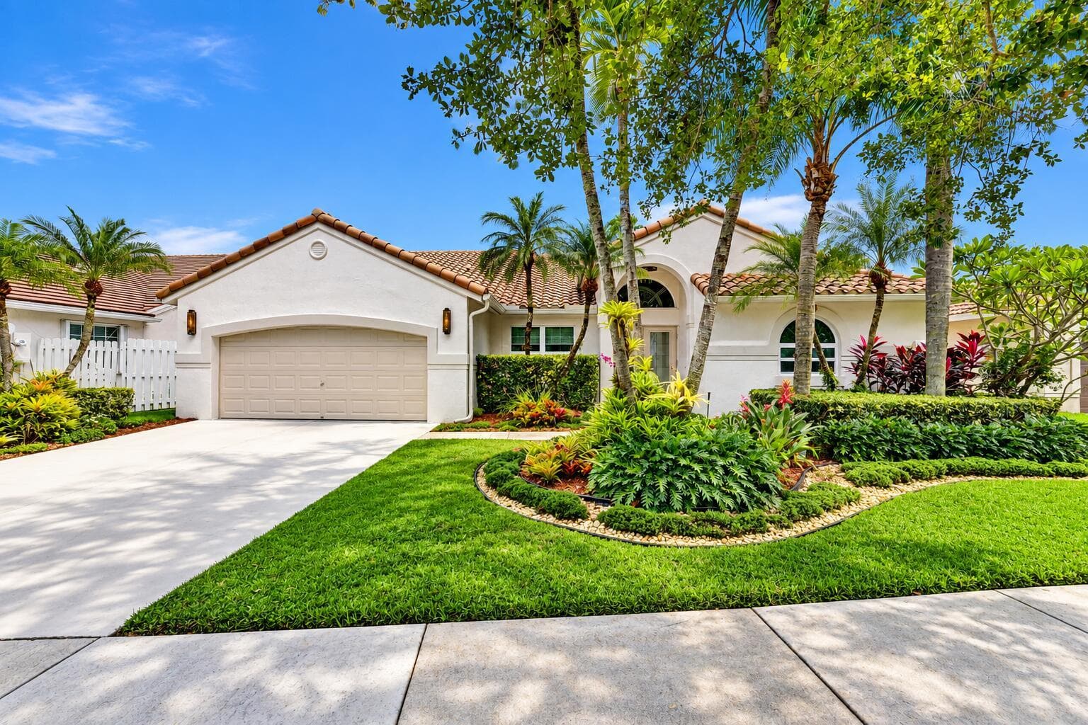 788 LAKE Boulevard, Weston FL 33326