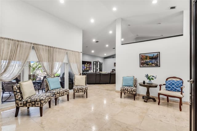 16583 NW 83rd Pl, Miami Lakes FL 33016 - Miami Lakes, FL - Photo 6