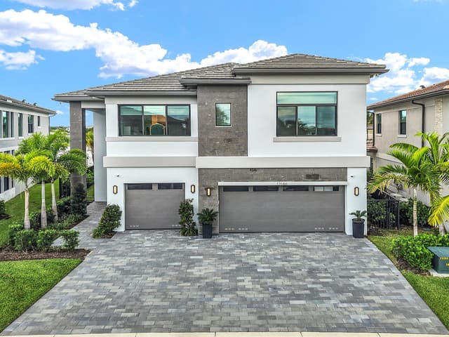 13146 FLORIDA CRANE Drive, Palm Beach Gardens FL 33412 - Palm Beach Gardens, FL - Photo 2