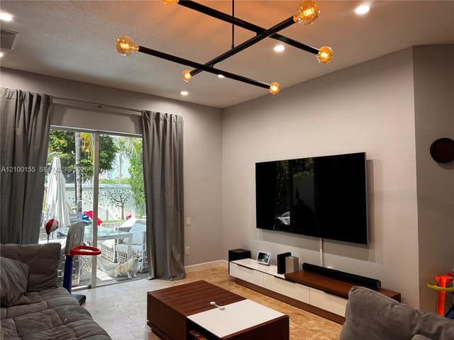 876 W Spinnaker Dr W, Hollywood FL 33019 - Hollywood, FL - Photo 5