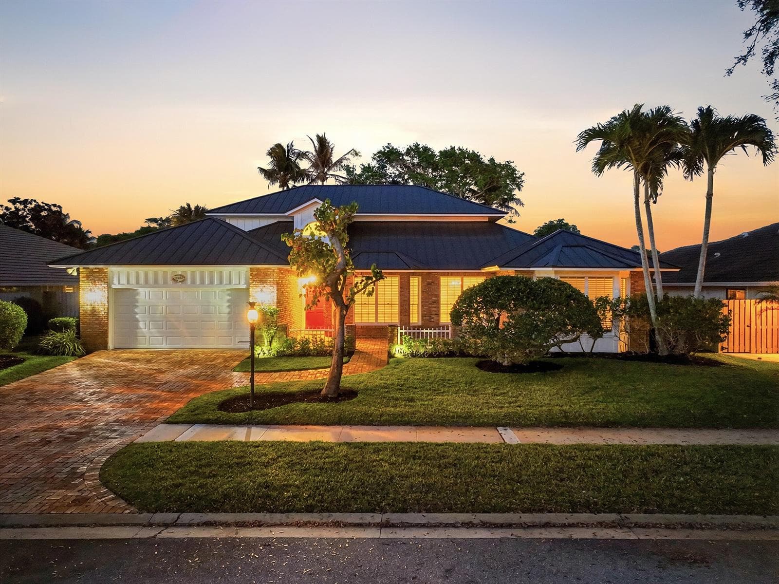 12886 LA ROCHELLE Circle, Palm Beach Gardens FL 33410 - Palm Beach Gardens, FL - Photo 1