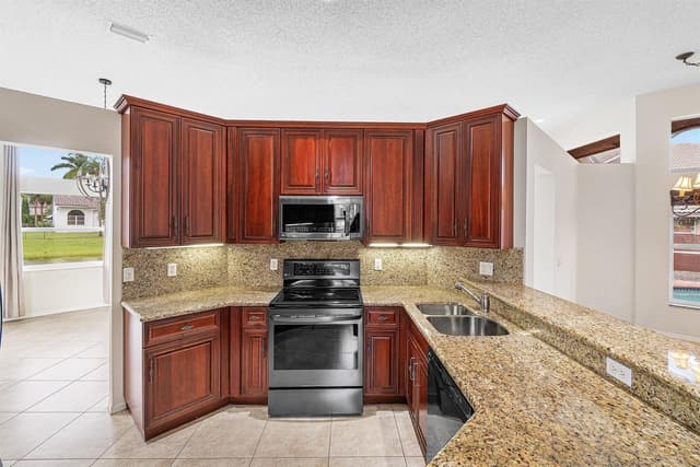 10599 Saint Thomas Drive, Boca Raton FL 33498 - Boca Raton, FL - Photo 6