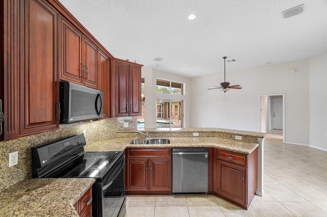 10599 Saint Thomas Drive, Boca Raton FL 33498 - Boca Raton, FL - Photo 4