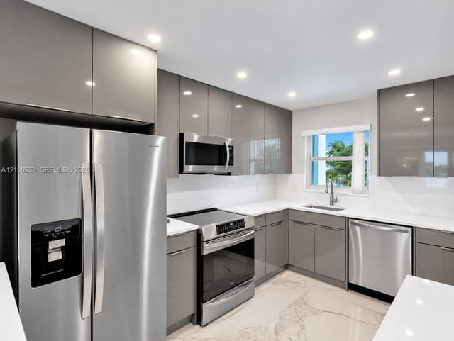 511 Bayshore Dr # 310, Fort Lauderdale FL 33304 - Fort Lauderdale, FL - Photo 6