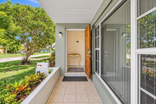 6872 NW 26TH Court, Sunrise FL 33313 - Sunrise, FL - Photo 4
