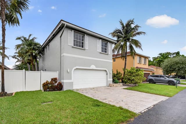 2911 E SABLE Circle, Margate FL 33063 - Margate, FL - Photo 3