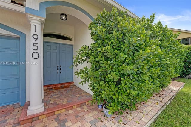 1950 Blue Water Ter, Lauderdale By The Sea FL 33308 - Lauderdale By The Sea, FL - Photo 5