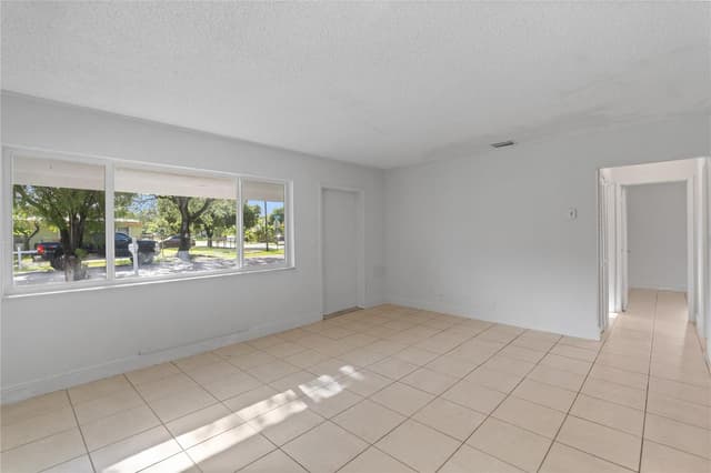 2001 NW 14TH Avenue, Fort Lauderdale FL 33311 - Fort Lauderdale, FL - Photo 3