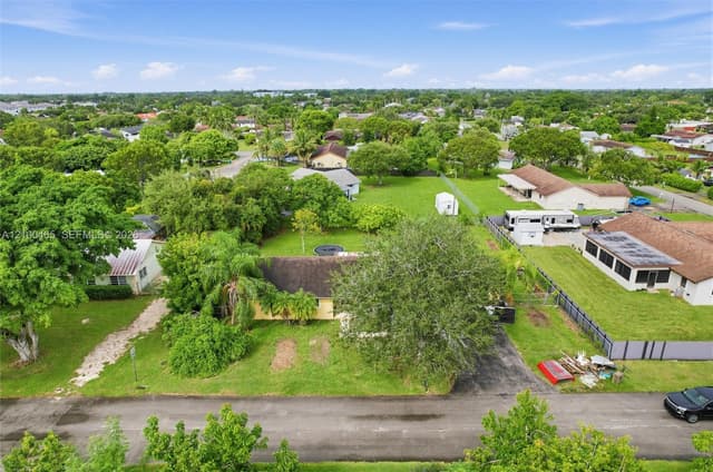 28420 SW 159th Ave, Homestead FL 33033 - Homestead, FL - Photo 2