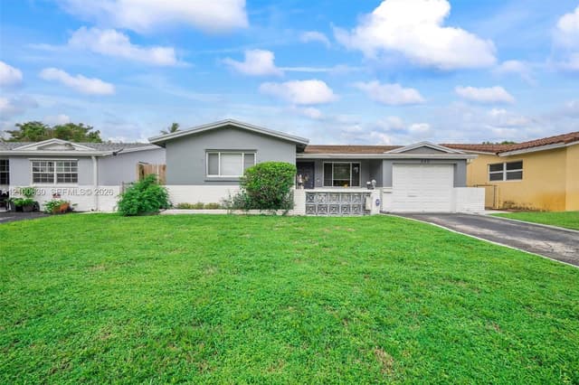 540 S Rainbow Dr, Hollywood FL 33021 - Hollywood, FL - Photo 2