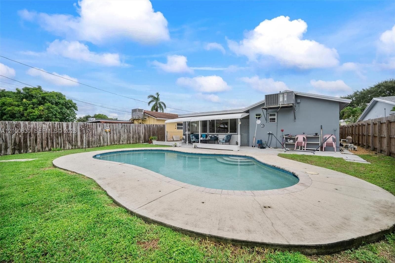 540 S Rainbow Dr, Hollywood FL 33021 - Hollywood, FL - Photo 1