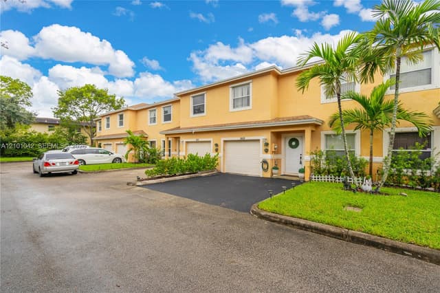 7469 Tam Oshanter Blvd, North Lauderdale FL 33068 - North Lauderdale, FL - Photo 2