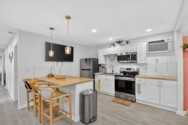 306 N J Street, FL 33460 - Photo 2