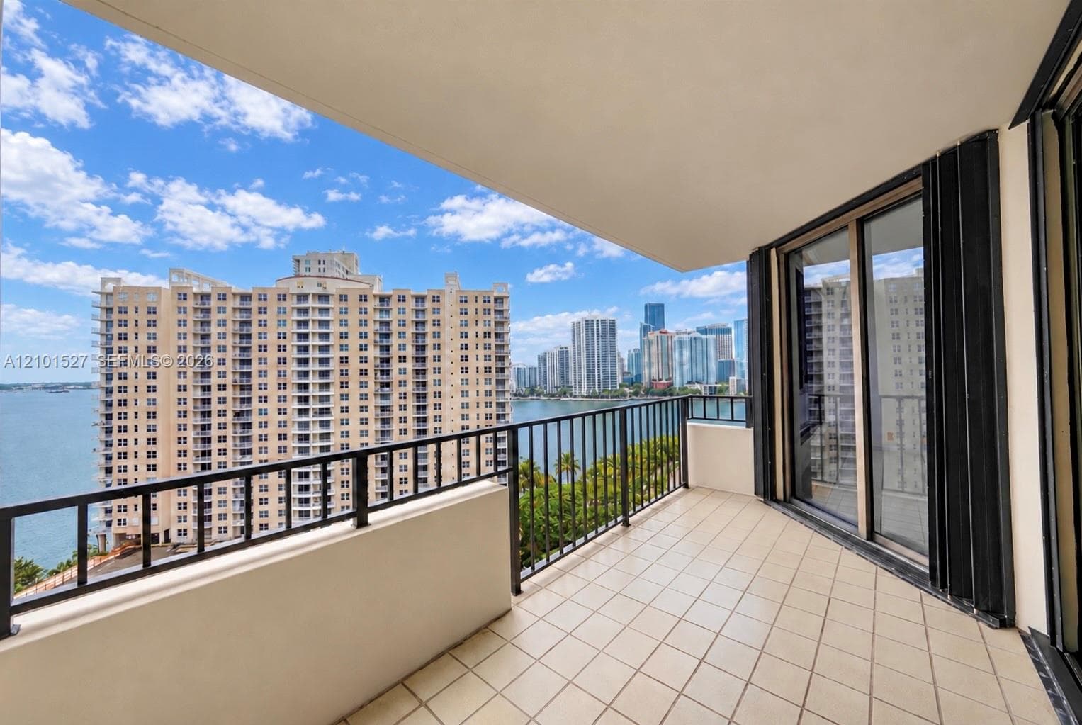 520 Brickell Key Dr # A1811, Miami FL 33131