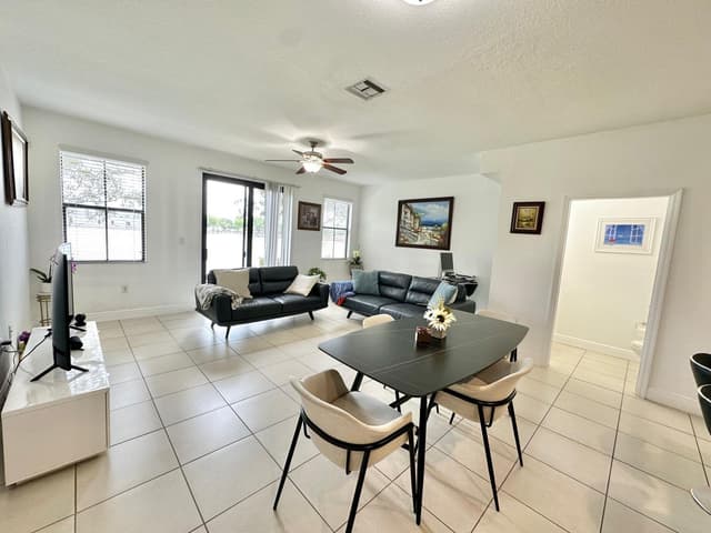 1079 NW 33rd Manor, Pompano Beach FL 33064 - Pompano Beach, FL - Photo 5
