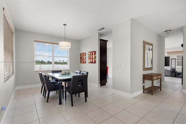 17426 NW 7th St, Pembroke Pines FL 33029 - Pembroke Pines, FL - Photo 7