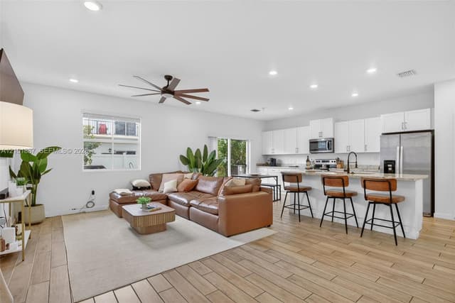 826 SE 17th St, Homestead FL 33034 - Homestead, FL - Photo 4