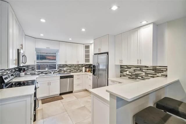 1949 WINDWARD Drive, Lauderdale By The Sea FL 33062 - Lauderdale By The Sea, FL - Photo 6