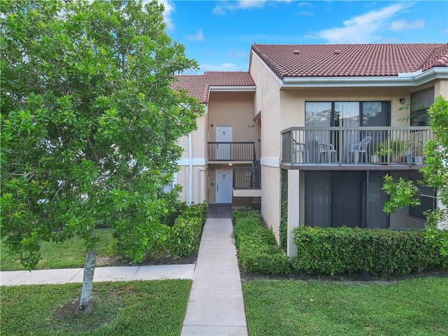 5681 RIVERSIDE Drive, Coral Springs FL 33067 - Coral Springs, FL - Photo 2