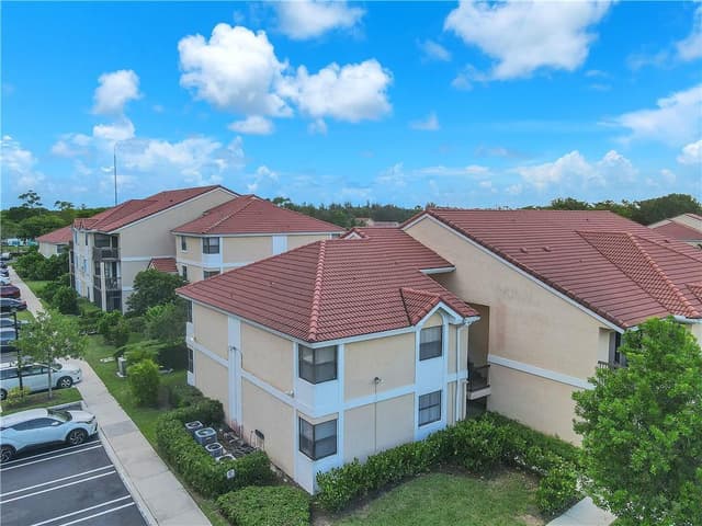 5681 RIVERSIDE Drive, Coral Springs FL 33067 - Coral Springs, FL - Photo 3