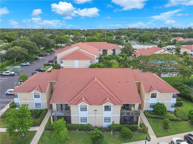 5681 RIVERSIDE Drive, Coral Springs FL 33067 - Coral Springs, FL - Photo 4
