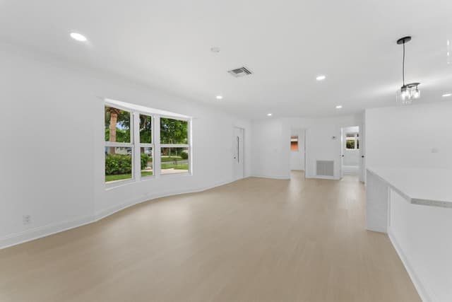 1660 40TH Street, West Palm Beach FL 33407 - West Palm Beach, FL - Photo 6