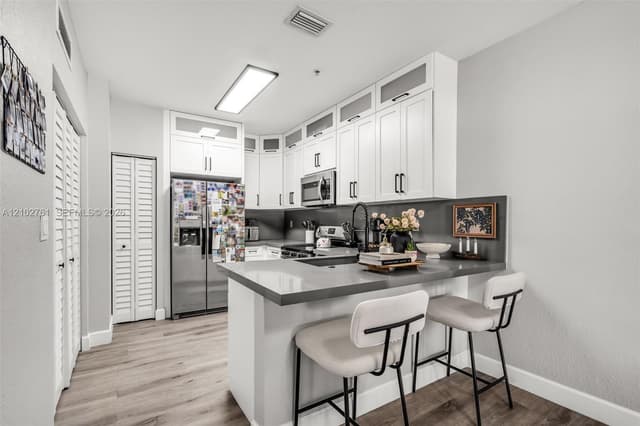 10870 NW 88th Ter # 224, Doral FL 33178 - Doral, FL - Photo 2