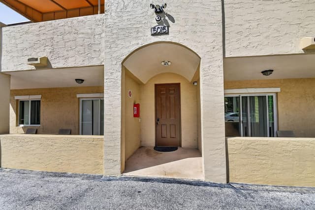 5015 N FLAGLER Drive, West Palm Beach FL 33407 - West Palm Beach, FL - Photo 4