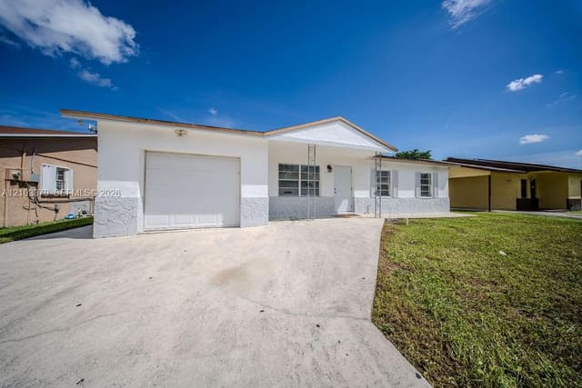 405 SW 78th Ter, North Lauderdale FL 33068 - North Lauderdale, FL - Photo 4