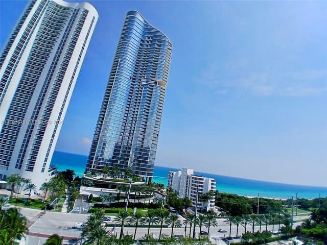 100 Bayview Dr # 1106, Sunny Isles Beach FL 33160 - Sunny Isles Beach, FL - Photo 2
