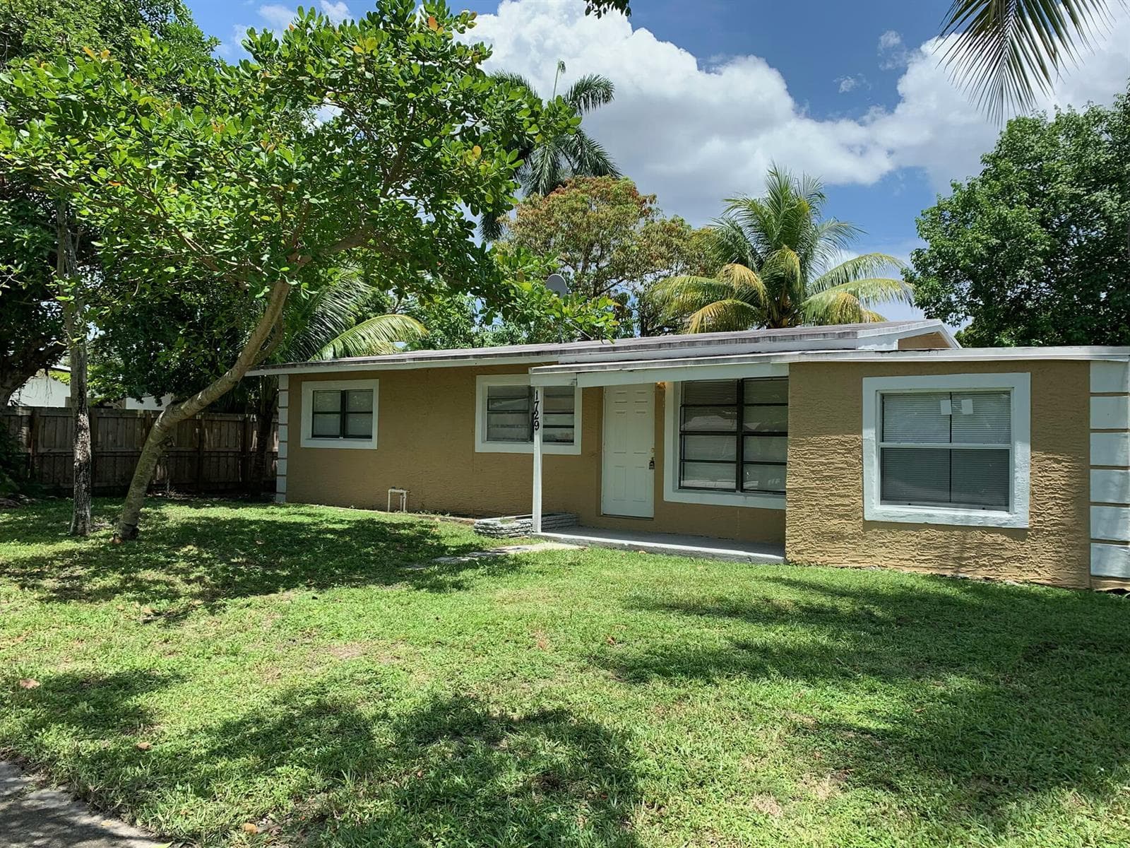 1729 NW 16th Avenue, Fort Lauderdale FL 33311 - Fort Lauderdale, FL - Photo 1