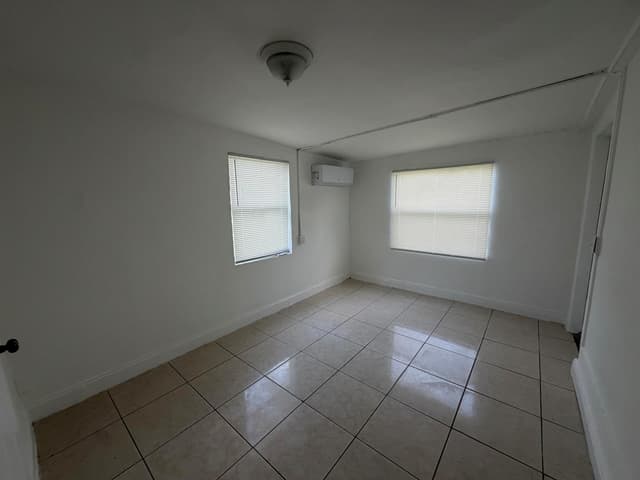 1729 NW 16th Avenue, Fort Lauderdale FL 33311 - Fort Lauderdale, FL - Photo 4