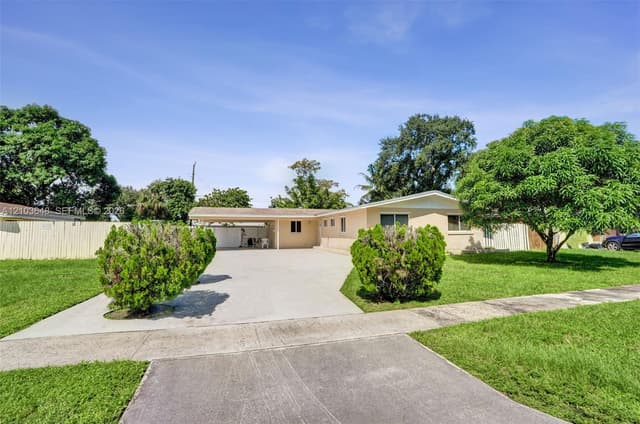 4839 NW 2nd Ct, Plantation FL 33317 - Plantation, FL - Photo 2