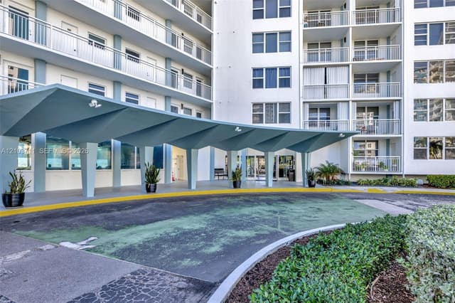 201 N Ocean Blvd # 904, Pompano Beach FL 33062 - Pompano Beach, FL - Photo 2