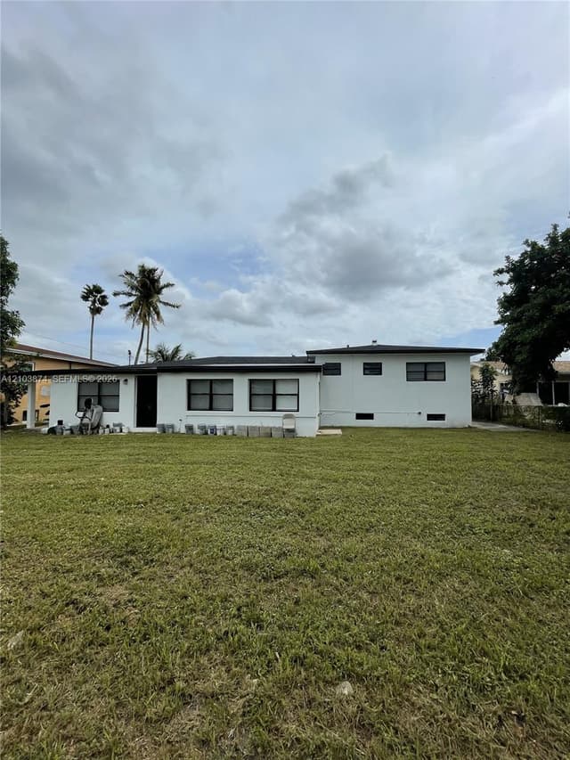 18920 NW 11th Ct, Miami Gardens FL 33169 - Miami Gardens, FL - Photo 2