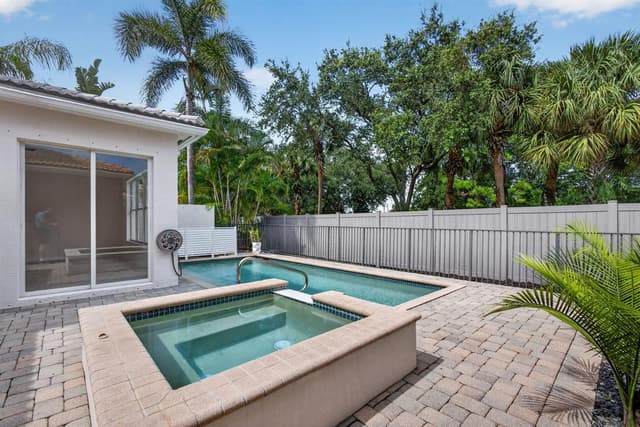 207 ISLE VERDE Way, Palm Beach Gardens FL 33418 - Palm Beach Gardens, FL - Photo 7