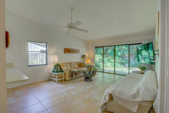 1092 Raintree Court, Palm Beach Gardens FL 33410 - Palm Beach Gardens, FL - Photo 6
