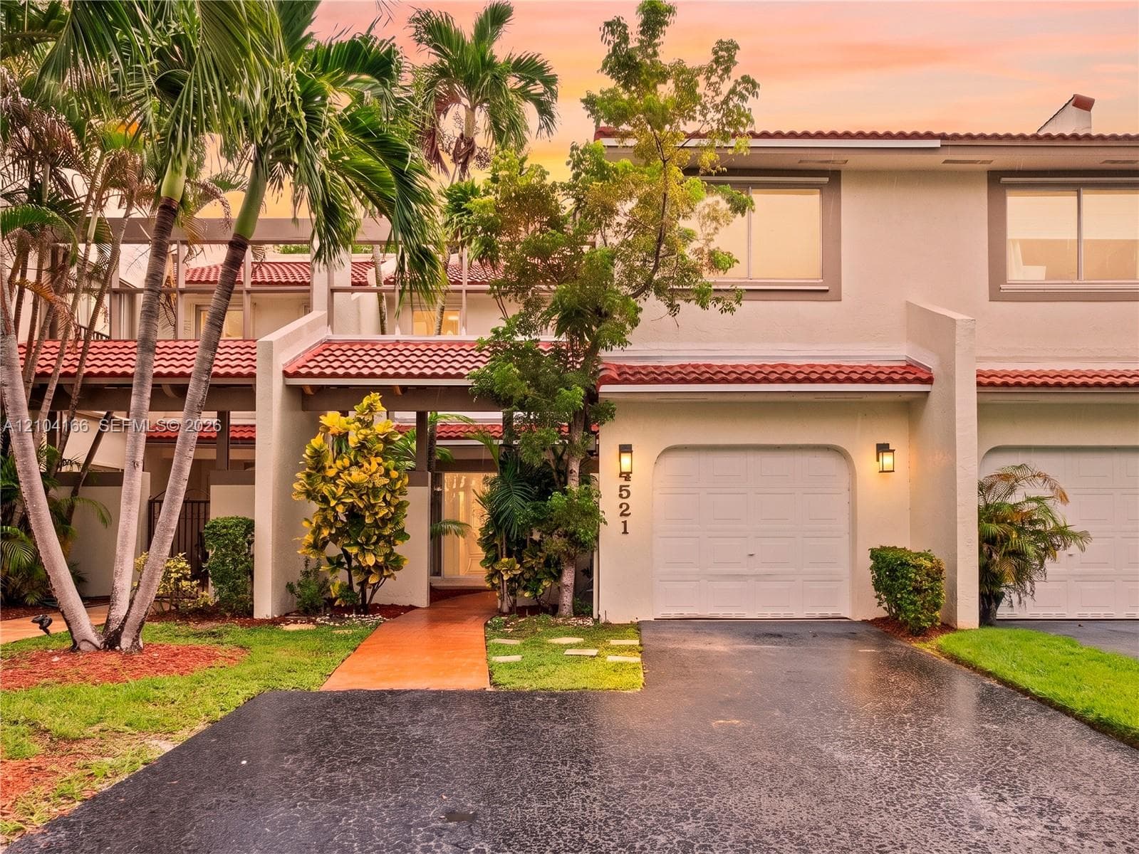 4521 NW 102nd Ct, Doral FL 33178