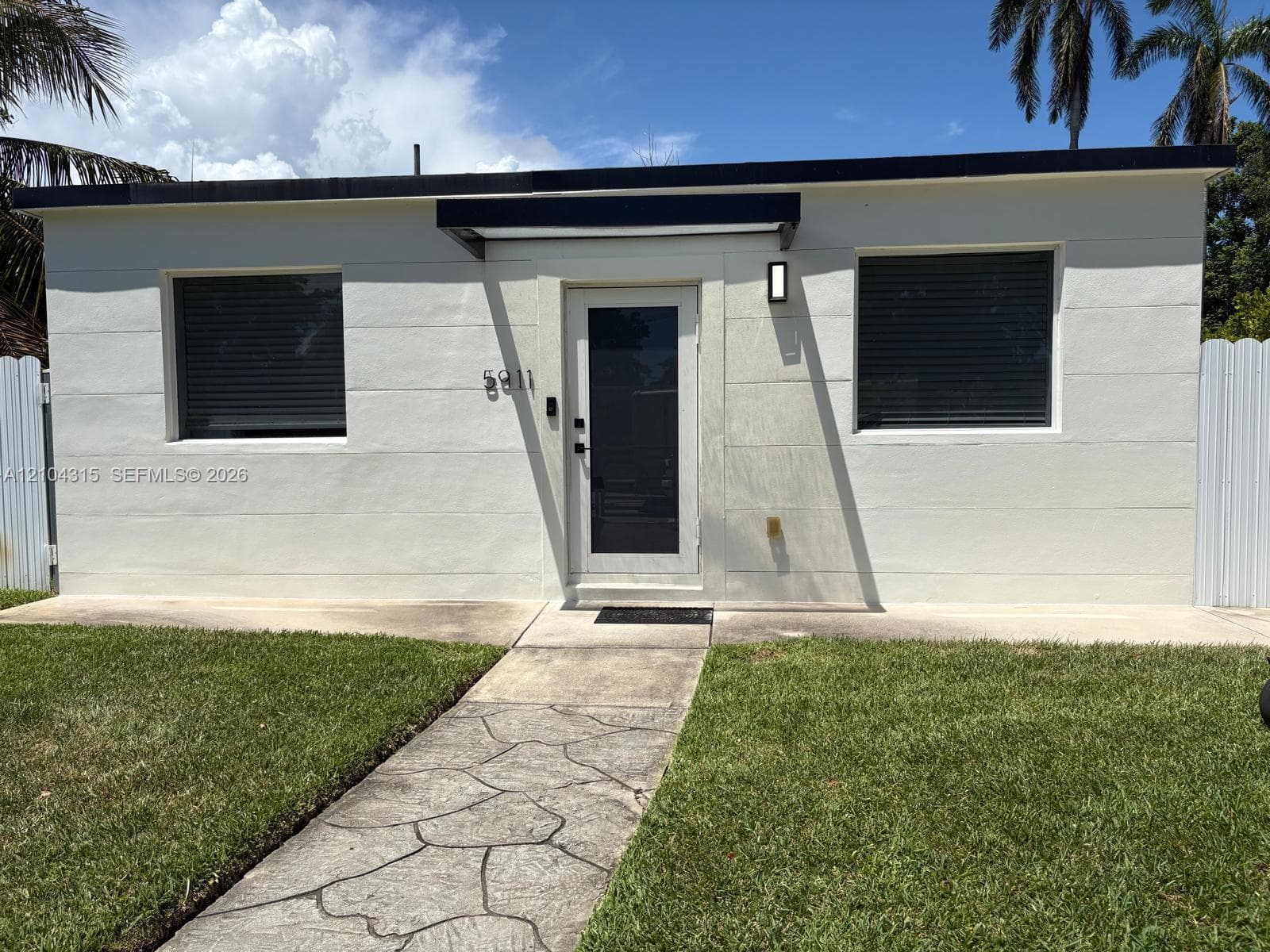 5911 SW 62nd Ter, South Miami FL 33143 - South Miami, FL - Photo 1