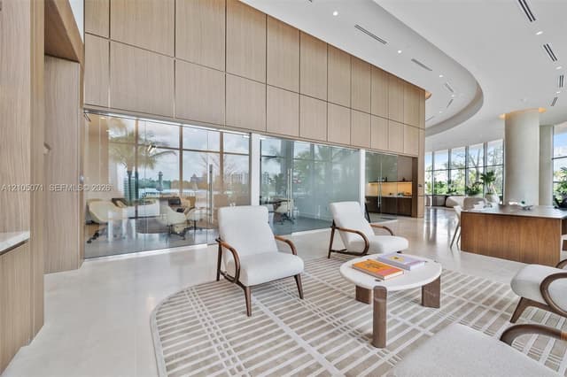 2411 Laguna Circle # 3001, Miami FL 33180 - Miami, FL - Photo 3