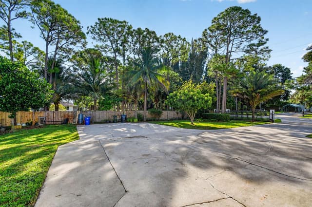 8895 Palomino Drive, Lake Worth FL 33467 - Lake Worth, FL - Photo 7