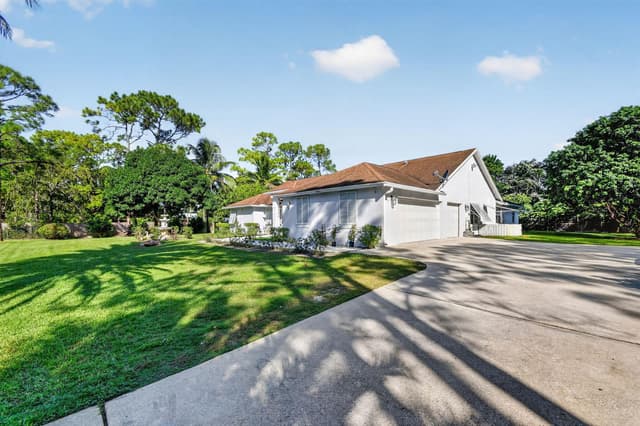 8895 Palomino Drive, Lake Worth FL 33467 - Lake Worth, FL - Photo 4