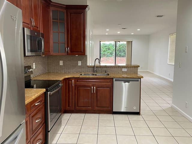 4158 FOREST Drive, Weston FL 33332 - Weston, FL - Photo 4